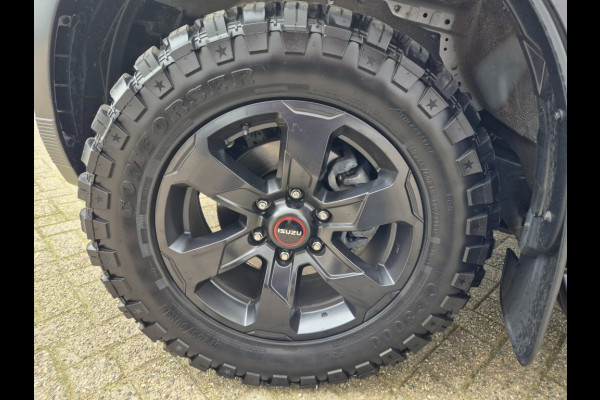 Isuzu D-max V-Cross MY25 Double Cab verlengd 5-persoons BPM vrij trekhaak 3500 Kg trekgewicht