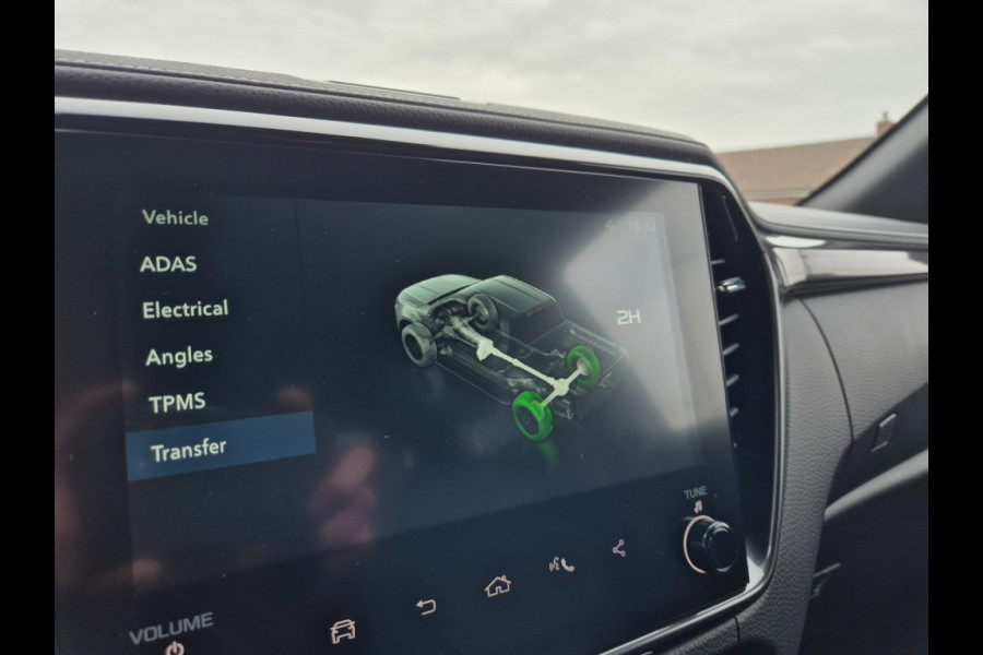 Isuzu D-max V-Cross MY25 Double Cab verlengd 5-persoons BPM vrij trekhaak 3500 Kg trekgewicht