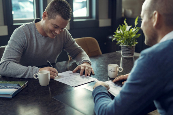 Kia Picanto 1.0 CVVT ComfortLine / ALL-Season / Airco / DAB / 1e Eigenaar / NED-Picanto / Nieuwe APK + Remblokken / Elec-PAkket