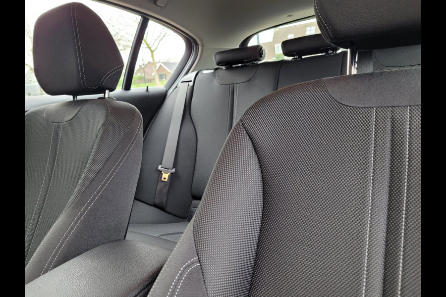 BMW 1-serie 116i Executive, Sport-stoelen, Nieuwe Vanos! (€1300,-)