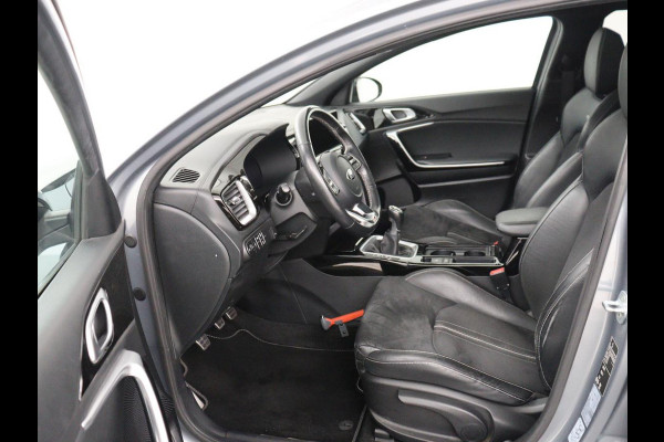 Kia ProCeed 1.5 T-GDI GT-Line | Panoramadak | Stoelverwarming | Trekhaak | Leder/Alcantara | Carplay | Stuurverwarming | Camera | Navigatie | Keyless | Full LED | Parkeerhulp | Cruise control