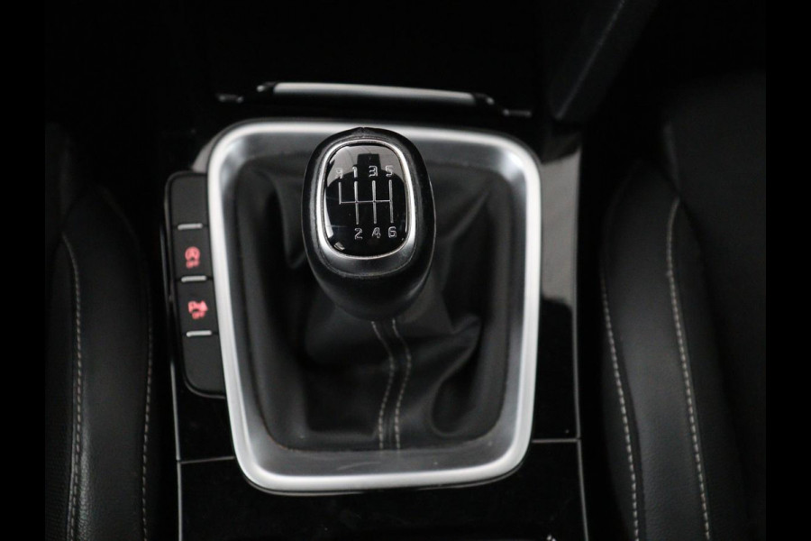 Kia ProCeed 1.5 T-GDI GT-Line | Panoramadak | Stoelverwarming | Trekhaak | Leder/Alcantara | Carplay | Stuurverwarming | Camera | Navigatie | Keyless | Full LED | Parkeerhulp | Cruise control