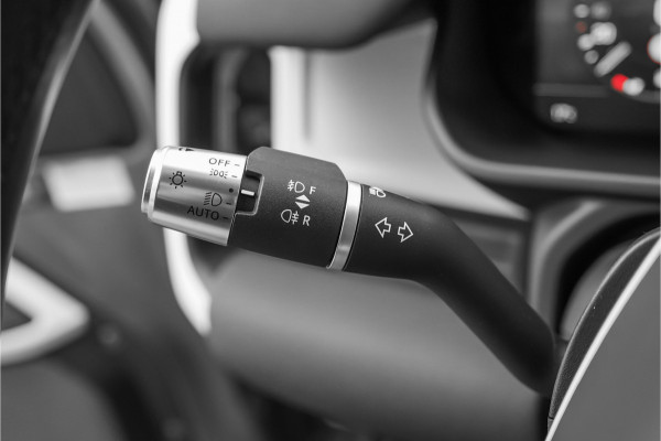 Land Rover Defender 110 2.0 P400e Pano HUD ACC Stuur & Stoelverw