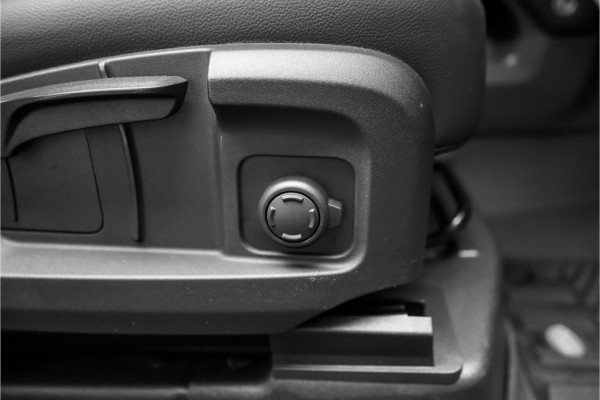 Land Rover Defender 110 2.0 P400e Pano HUD ACC Stuur & Stoelverw