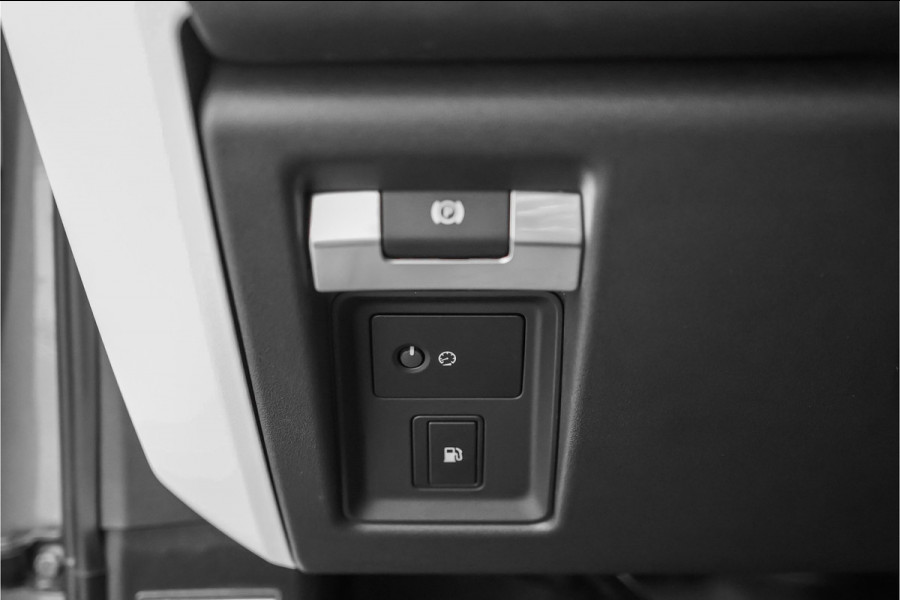 Land Rover Defender 110 2.0 P400e Pano HUD ACC Stuur & Stoelverw