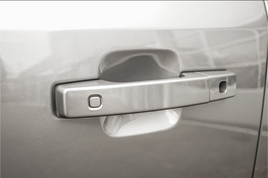 Land Rover Defender 110 2.0 P400e Pano HUD ACC Stuur & Stoelverw