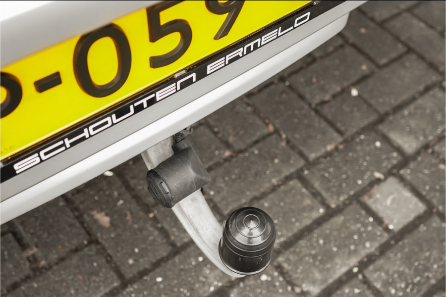 Land Rover Defender 110 2.0 P400e Pano HUD ACC Stuur & Stoelverw