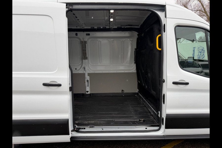 Ford Transit 350 2.0 TDCI L3H2 Trend / Trekhaak / Camera / Sync 3 / 3 zits
