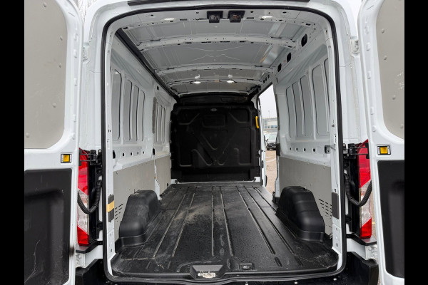 Ford Transit 350 2.0 TDCI L3H2 Trend / Trekhaak / Camera / Sync 3 / 3 zits