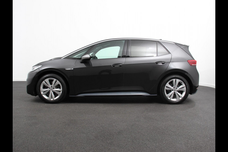 Volkswagen ID.3 First Plus 58 kWh SOH 86 % | Navigatie | Apple Carplay/Android Auto | Camera | Parkeersensoren | Adaptive Cruise Control | Full LED Matrix | Stoel- en stuurverwarming | Lichtmetalen velgen | Climate Control