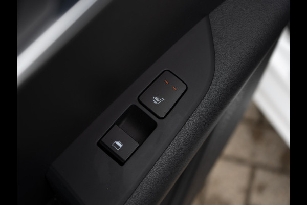 Kia Niro 1.6 GDi Hybrid ExecutiveLine | Schuifdak | Stoel en stuurverwarming |