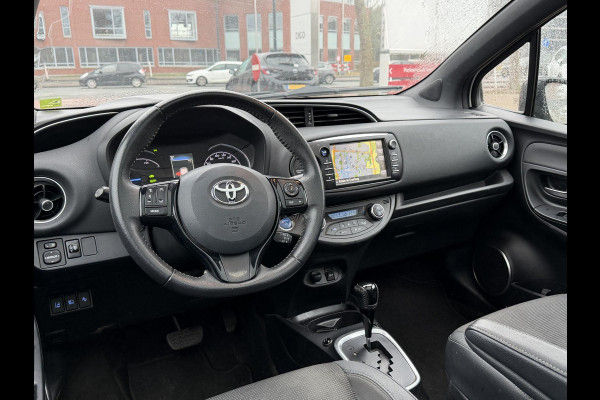 Toyota Yaris 1.5 Hybrid Executive | Stoelverwarming | Panoramadak | Navigatie |