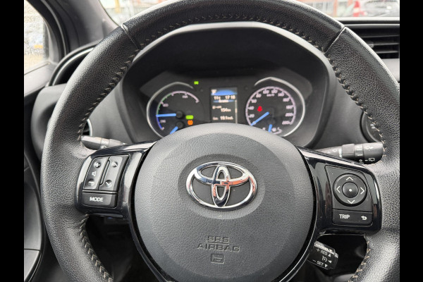 Toyota Yaris 1.5 Hybrid Executive | Stoelverwarming | Panoramadak | Navigatie |