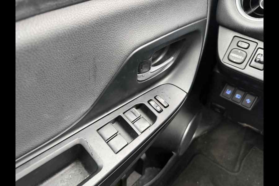 Toyota Yaris 1.5 Hybrid Executive | Stoelverwarming | Panoramadak | Navigatie |