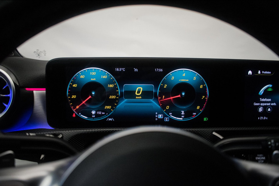 Mercedes-Benz A-Klasse 180 AMG Night Edition Automaat ORG NL [ Sfeerverlichting Elektrische Trekhaak Camera Stoelverwarming ]