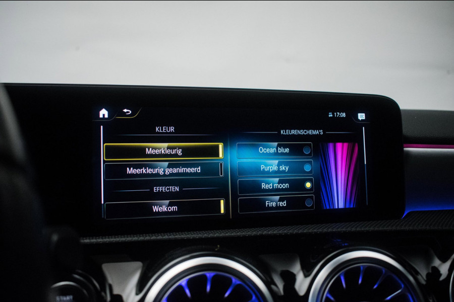 Mercedes-Benz A-Klasse 180 AMG Night Edition Automaat ORG NL [ Sfeerverlichting Elektrische Trekhaak Camera Stoelverwarming ]