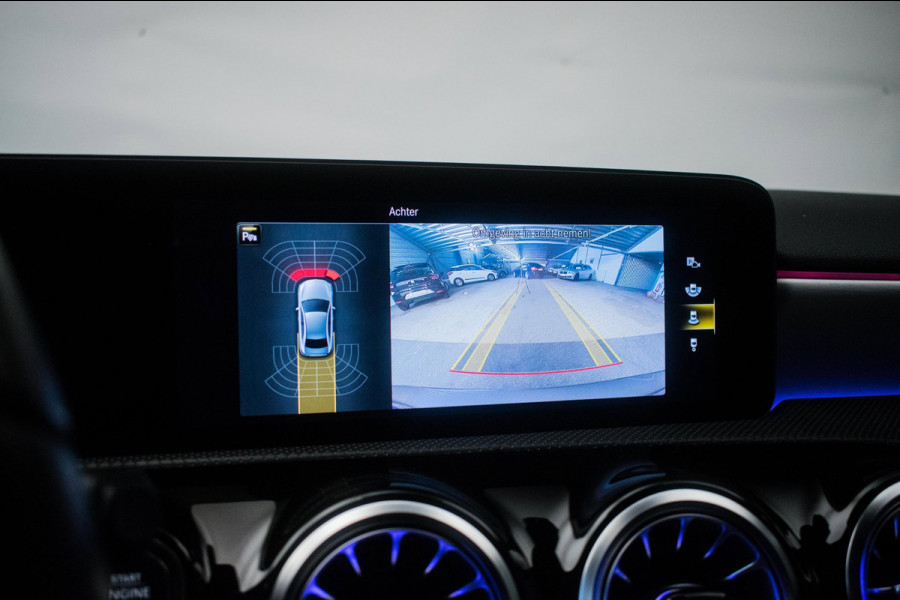 Mercedes-Benz A-Klasse 180 AMG Night Edition Automaat ORG NL [ Sfeerverlichting Elektrische Trekhaak Camera Stoelverwarming ]