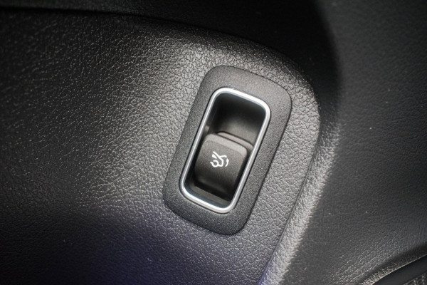 Mercedes-Benz A-Klasse 180 AMG Night Edition Automaat ORG NL [ Sfeerverlichting Elektrische Trekhaak Camera Stoelverwarming ]