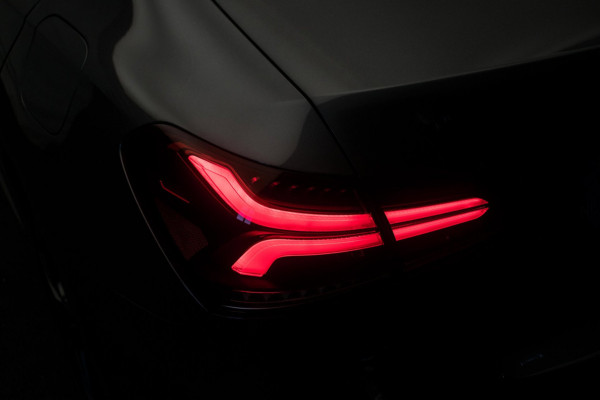 Mercedes-Benz A-Klasse 180 AMG Night Edition Automaat ORG NL [ Sfeerverlichting Elektrische Trekhaak Camera Stoelverwarming ]