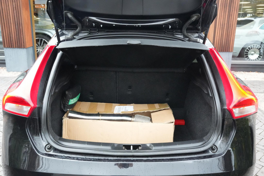 Volvo V40 2.0 T4 Business Sport R Design Stoelverw. Leer/Alcantara Digitale Teller Cruise PDC