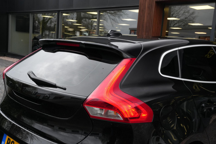 Volvo V40 2.0 T4 Business Sport R Design Stoelverw. Leer/Alcantara Digitale Teller Cruise PDC