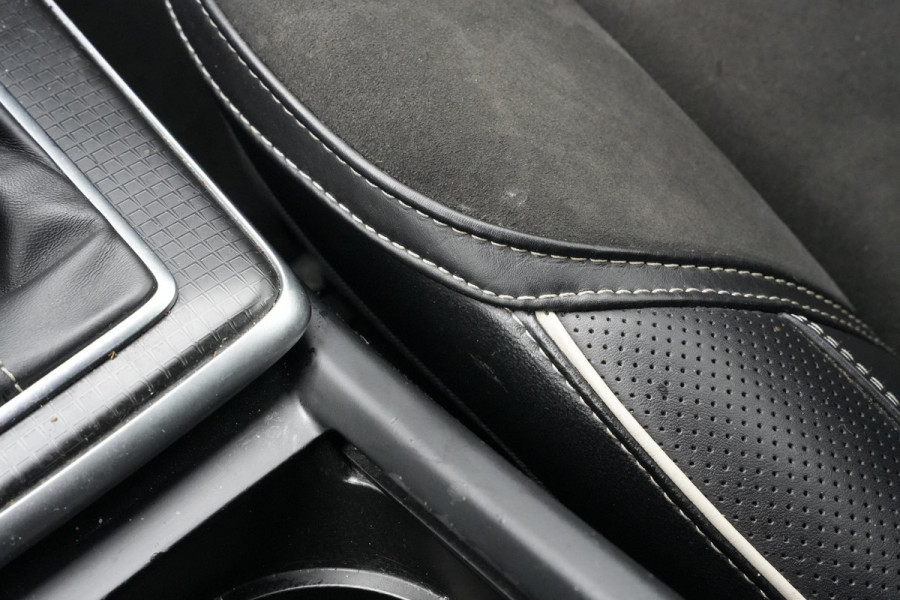 Volvo V40 2.0 T4 Business Sport R Design Stoelverw. Leer/Alcantara Digitale Teller Cruise PDC