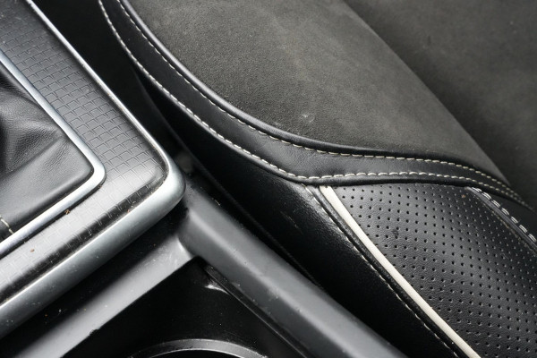 Volvo V40 2.0 T4 Business Sport R Design Stoelverw. Leer/Alcantara Digitale Teller Cruise PDC