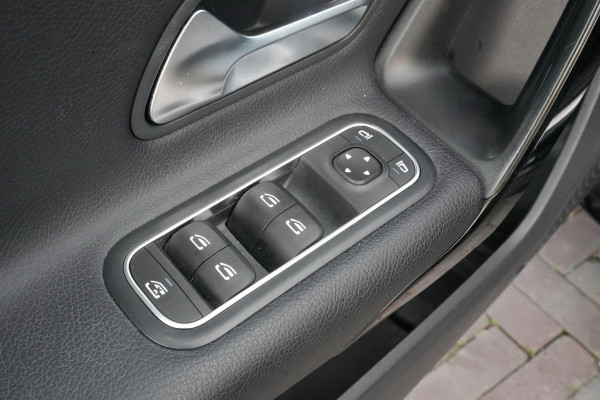 Mercedes-Benz A-Klasse 160 Ambient LED Leer/Stof Camera