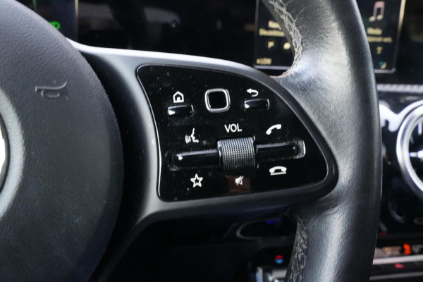 Mercedes-Benz A-Klasse 160 Ambient LED Leer/Stof Camera