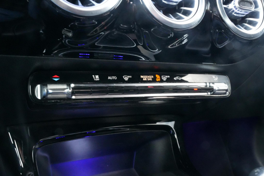 Mercedes-Benz A-Klasse 160 Ambient LED Leer/Stof Camera