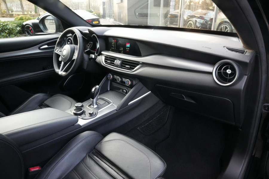 Alfa Romeo Stelvio 2.0 T AWD Super Keyless Leer Memory Stuurverw. DAB+ Camera