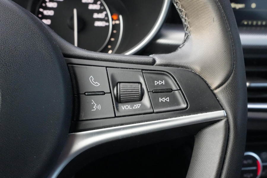 Alfa Romeo Stelvio 2.0 T AWD Super Keyless Leer Memory Stuurverw. DAB+ Camera