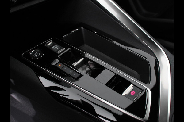 Peugeot 3008 1.2 PureTech Automaat Allure | Climate control | Adaptive cruise control | Camera | Parkeersensoren | Verwarmde voorstoelen | LED | Navigatie | Apple Carplay/ Android Auto