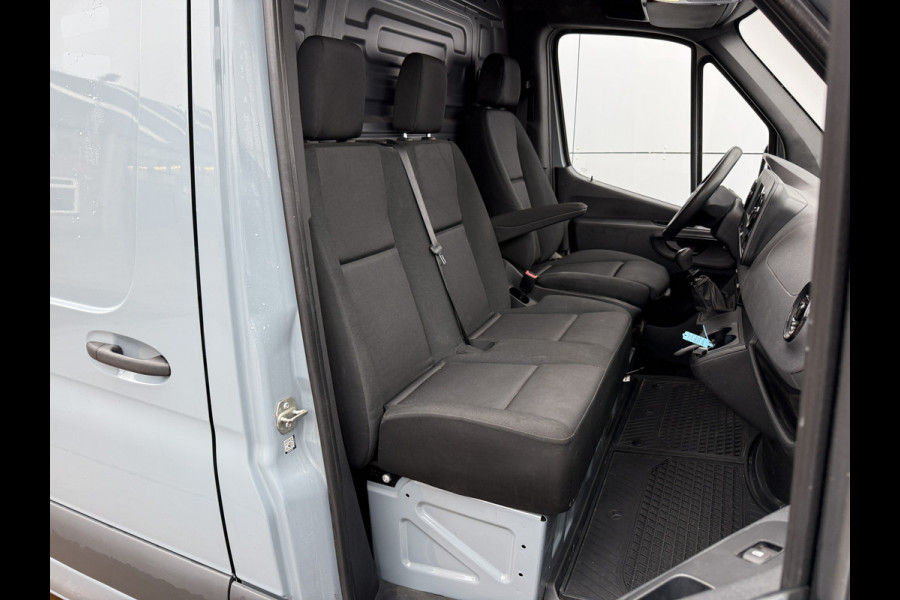 Mercedes-Benz Sprinter 215 1.9 CDI L2H2 LED MBUX Climate Control Cruise Control Camera Carplay Lucht geveerde stoel