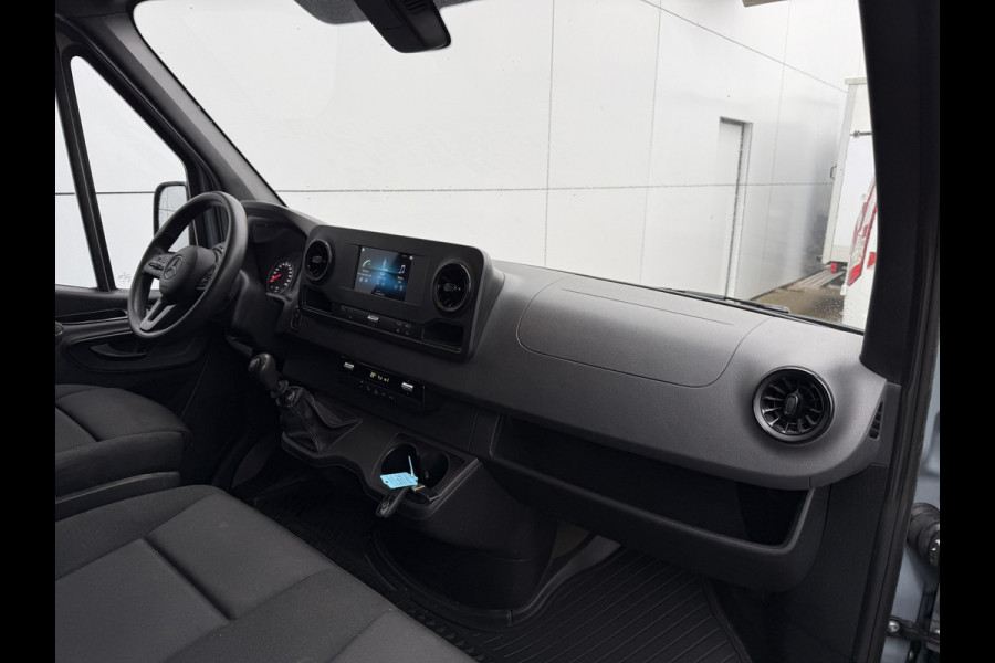 Mercedes-Benz Sprinter 215 1.9 CDI L2H2 LED MBUX Climate Control Cruise Control Camera Carplay Lucht geveerde stoel