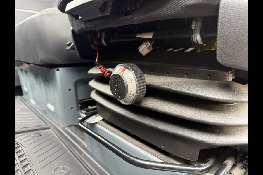 Mercedes-Benz Sprinter 215 1.9 CDI L2H2 LED MBUX Climate Control Cruise Control Camera Carplay Lucht geveerde stoel