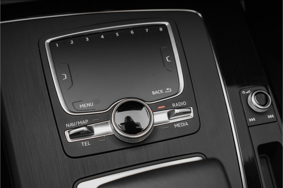 Audi Q5 50 TFSI e Quattro S Edition Pano Luchtvering Camera Trekhaak 22"