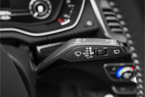 Audi Q5 50 TFSI e Quattro S Edition Pano Luchtvering Camera Trekhaak 22"