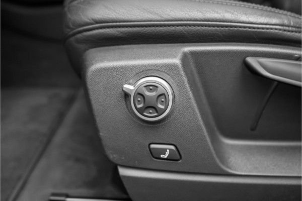 Audi Q5 50 TFSI e Quattro S Edition Pano Luchtvering Camera Trekhaak 22"