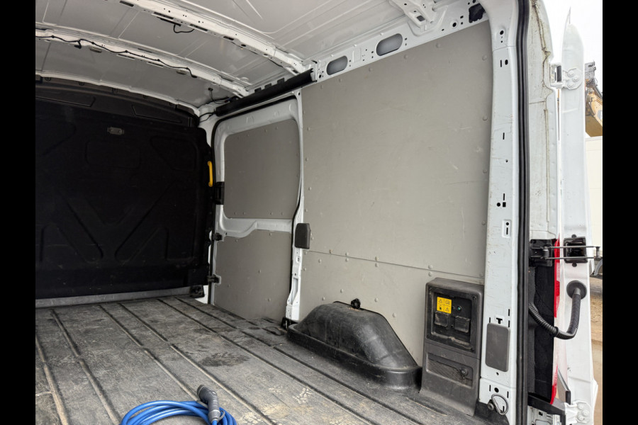 Ford E-Transit 68kWh 184PK L2H2 317km WLTP 97.0% (SOH) BEV Snelladen Climate Control Cruise Control Navigatie Carplay