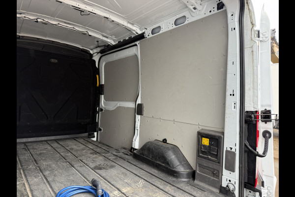 Ford E-Transit 68kWh 184PK L2H2 317km WLTP 97.0% (SOH) BEV Snelladen Climate Control Cruise Control Navigatie Carplay