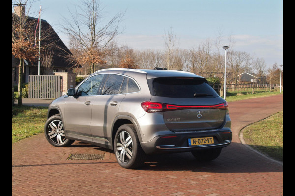 Mercedes-Benz EQA 250 Business Solution Luxury 67 kWh | SOH 98% | Camera | Sfeerverlichting | NL-Auto |