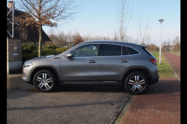 Mercedes-Benz EQA 250 Business Solution Luxury 67 kWh | SOH 98% | Camera | Sfeerverlichting | NL-Auto |