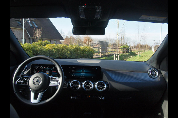 Mercedes-Benz EQA 250 Business Solution Luxury 67 kWh | SOH 98% | Camera | Sfeerverlichting | NL-Auto |