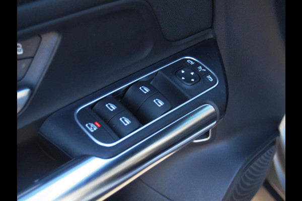 Mercedes-Benz EQA 250 Business Solution Luxury 67 kWh | SOH 98% | Camera | Sfeerverlichting | NL-Auto |