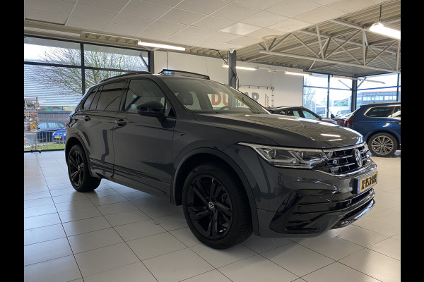 Volkswagen Tiguan 1.4 TSI eHybrid R-Line Business+Black style Panoramadak / Trekhaak /Carplay/ Leer/ Headup