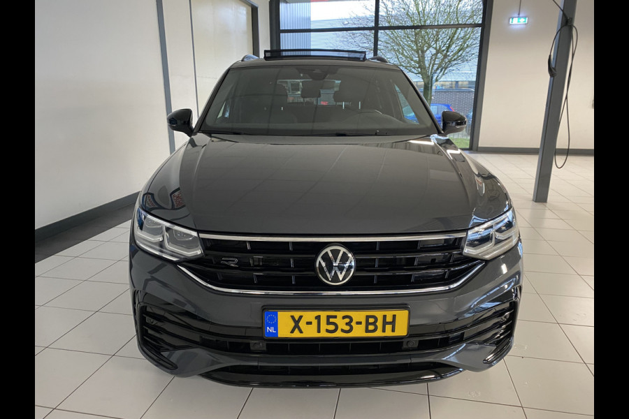 Volkswagen Tiguan 1.4 TSI eHybrid R-Line Business+Black style Panoramadak / Trekhaak /Carplay/ Leer/ Headup