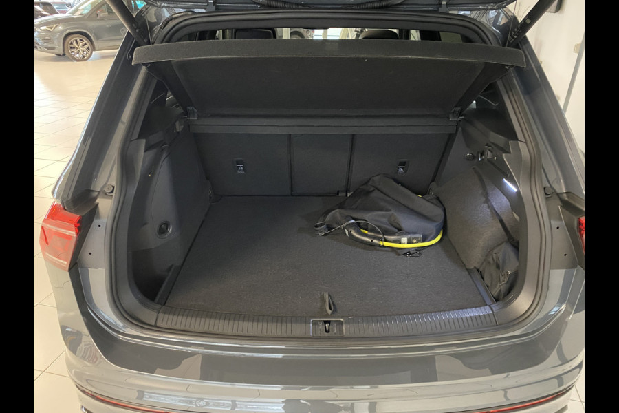 Volkswagen Tiguan 1.4 TSI eHybrid R-Line Business+Black style Panoramadak / Trekhaak /Carplay/ Leer/ Headup