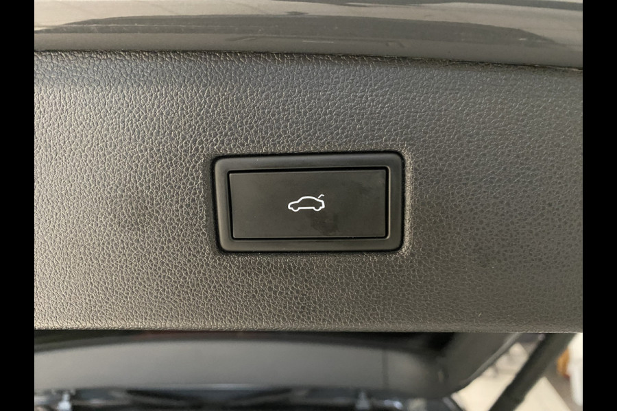 Volkswagen Tiguan 1.4 TSI eHybrid R-Line Business+Black style Panoramadak / Trekhaak /Carplay/ Leer/ Headup