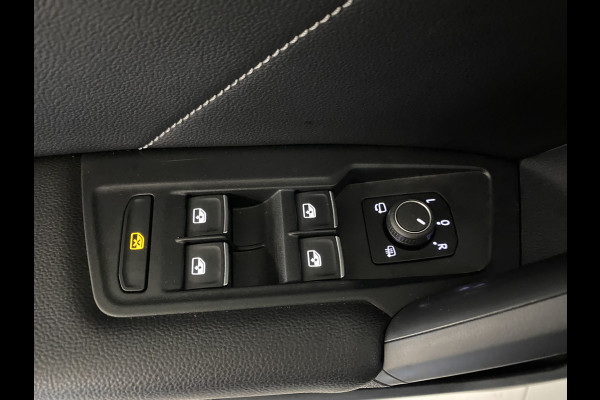 Volkswagen Tiguan 1.4 TSI eHybrid R-Line Business+Black style Panoramadak / Trekhaak /Carplay/ Leer/ Headup